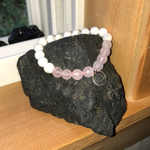 • Love & Patience • Howlite + Rose Quartz - Picture 5 of 7